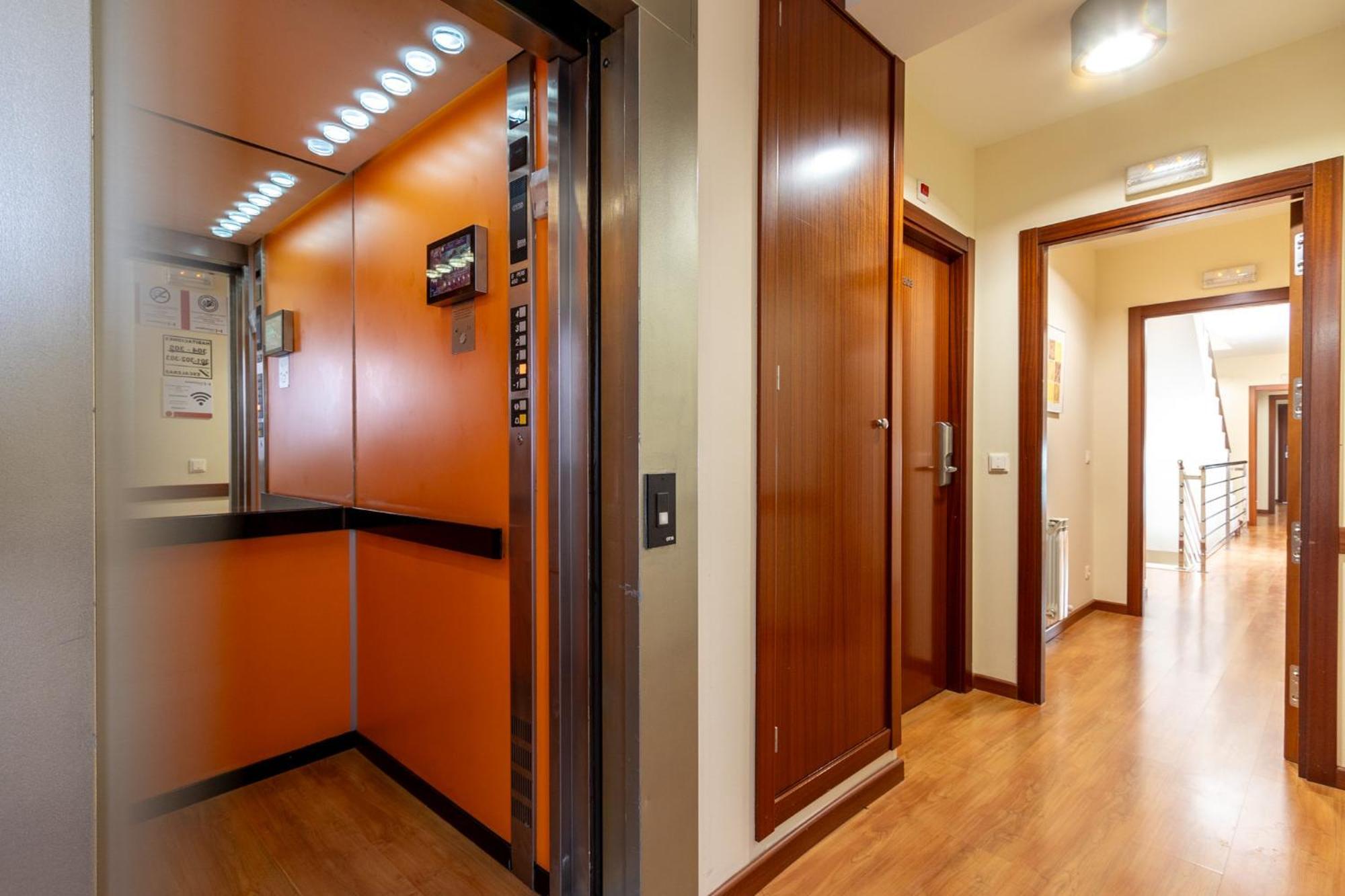 Insidehome Zaravencia Plaza Mayor Toro Exterior photo
